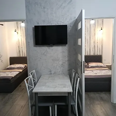 Apartment Domki Pod Katalpami Mikołajki