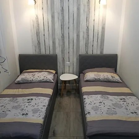 Apartment Domki Pod Katalpami Mikołajki